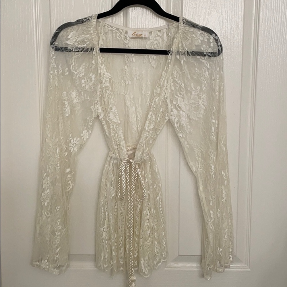 Bell sleeve